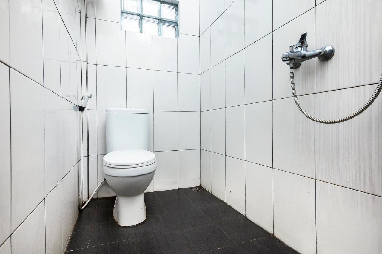 Oyo 1520 Hotel Kartini Tarutung Екстериор снимка