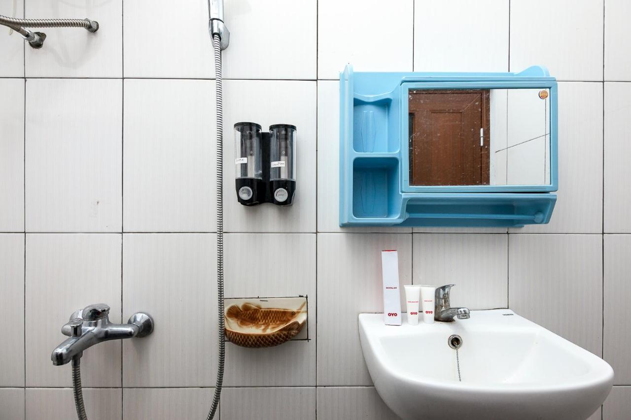 Oyo 1520 Hotel Kartini Tarutung Екстериор снимка