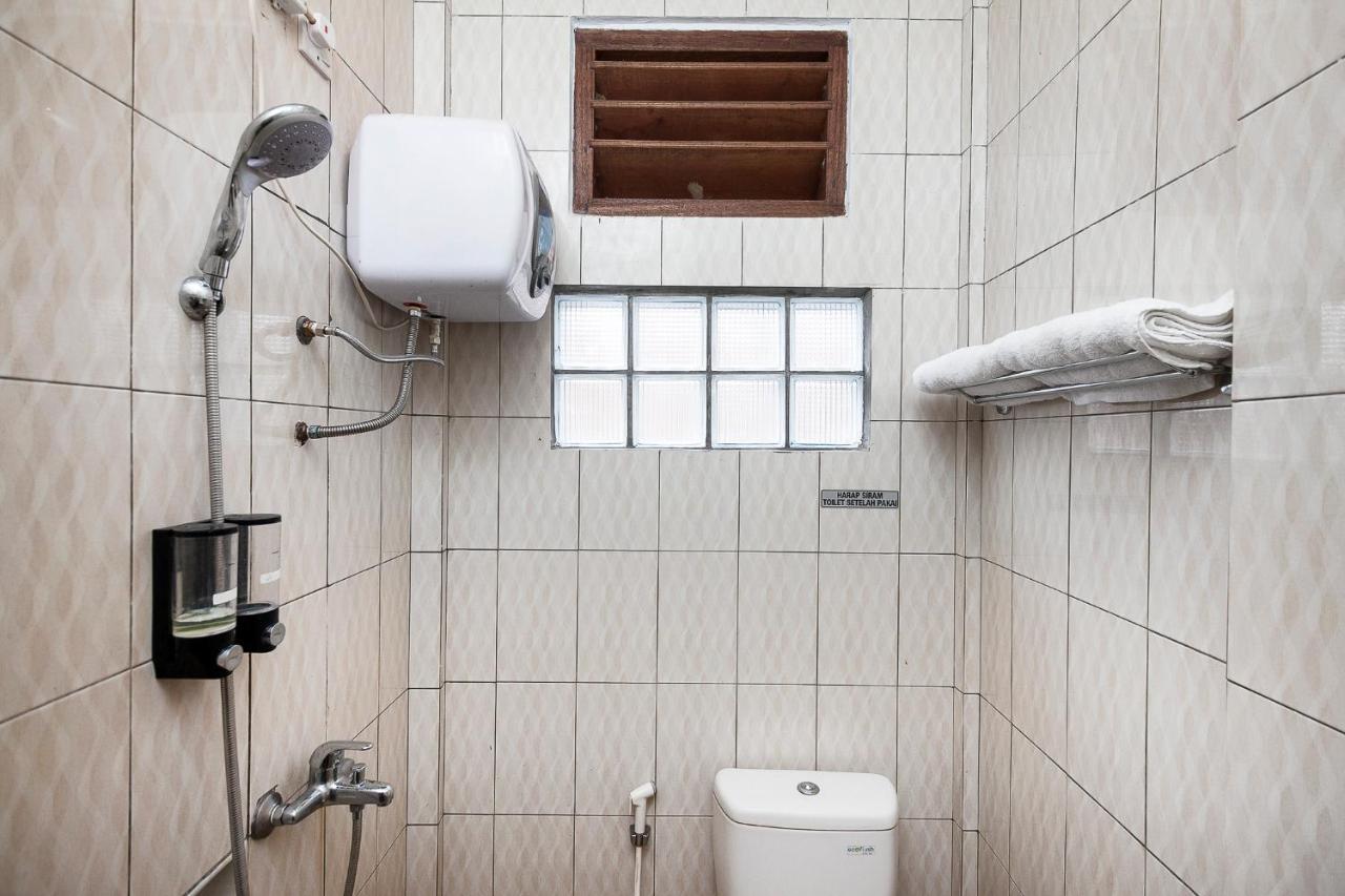 Oyo 1520 Hotel Kartini Tarutung Екстериор снимка